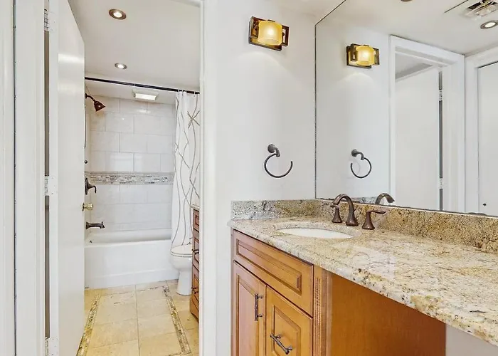 Holiday home Fountainhead Towers 601 - Steps To The - Oceanfront With Pool Balconies & Ac
